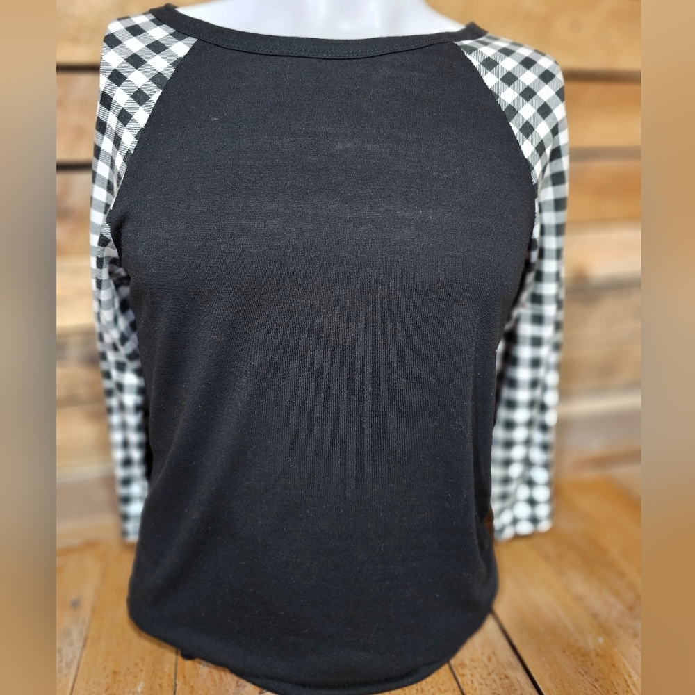 Size Small Boutique Style‎ Long Sleeve Black Shirt with Gingham Sleeves